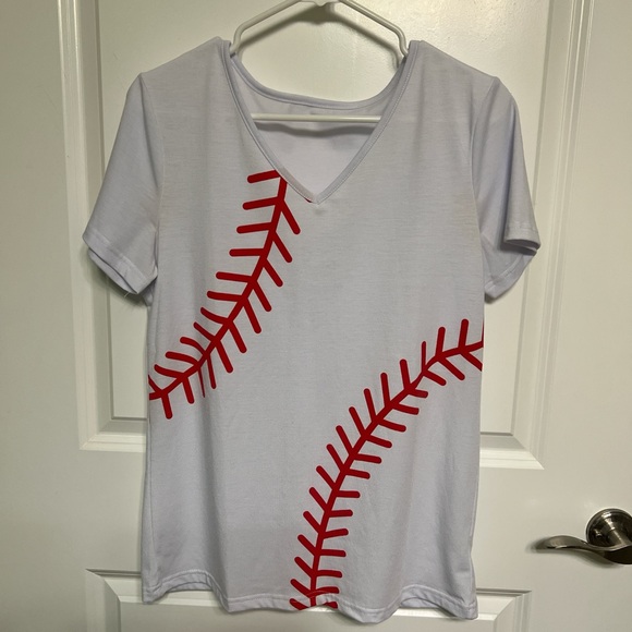 Baseball stitch V-neck tee in white and red size S - Picture 1 of 6